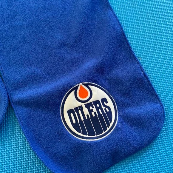Edmonton Oilers Fleece Scarf Embroidered Crest Logo Blue - Picture 2 of 4